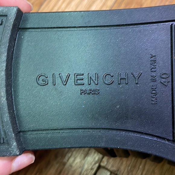 Givenchy Leather Gladiator Sandal - Picture 4 of 4